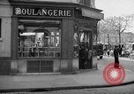 Standbild Bäckerei Paris Frankreich, 1938, aus Sekunde 23 historischem Filmmaterial Videoclip 65675053812