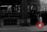 Standbild Bäckerei Paris Frankreich, 1938, aus Sekunde 32 historischem Filmmaterial Videoclip 65675053812