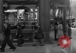 Standbild Bäckerei Paris Frankreich, 1938, aus Sekunde 34 historischem Filmmaterial Videoclip 65675053812