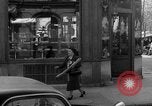 Standbild Bäckerei Paris Frankreich, 1938, aus Sekunde 37 historischem Filmmaterial Videoclip 65675053812