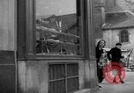 Standbild Bäckerei Paris Frankreich, 1938, aus Sekunde 42 historischem Filmmaterial Videoclip 65675053812