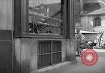 Standbild Bäckerei Paris Frankreich, 1938, aus Sekunde 49 historischem Filmmaterial Videoclip 65675053812