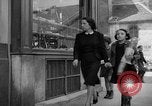 Standbild Bäckerei Paris Frankreich, 1938, aus Sekunde 59 historischem Filmmaterial Videoclip 65675053812