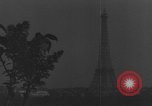 Standbild Eiffelturm Paris Frankreich, 1938, aus Sekunde 60 historischem Filmmaterial Videoclip 65675053813