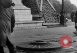 Image Arc de Triomphe Paris France, 1939, de la seconde 11 séquences d'archives historiques vidéo 65675053815