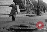 Image Arc de Triomphe Paris France, 1939, de la seconde 15 séquences d'archives historiques vidéo 65675053815