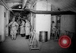 Standbild Zivilschutz in Paris Rathaus Keller Paris Frankreich, 1939, aus Sekunde 49 historischem Filmmaterial Videoclip 65675053821