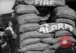 Standbild Feuer Alarm London England Vereinigtes Königreich, 1939, aus Sekunde 30 historischem Filmmaterial Videoclip 65675053824