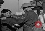 Standbild British Expeditionary Force verwundete evakuiert in der Schlacht von Frankreich Boulogne Frankreich, 1940, aus Sekunde 15 historischem Filmmaterial Videoclip 65675053842