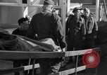Standbild British Expeditionary Force verwundete evakuiert in der Schlacht von Frankreich Boulogne Frankreich, 1940, aus Sekunde 35 historischem Filmmaterial Videoclip 65675053842