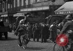 Standbild Flüchtlinge Nordfrankreich, 1940, aus Sekunde 29 historischem Filmmaterial Videoclip 65675053843