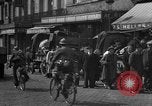 Standbild Flüchtlinge Nordfrankreich, 1940, aus Sekunde 30 historischem Filmmaterial Videoclip 65675053843