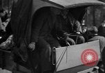 Standbild Flüchtlinge Nordfrankreich, 1940, aus Sekunde 58 historischem Filmmaterial Videoclip 65675053843