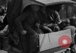 Standbild Flüchtlinge Nordfrankreich, 1940, aus Sekunde 59 historischem Filmmaterial Videoclip 65675053843