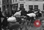Standbild Flüchtlinge Nordfrankreich, 1940, aus Sekunde 20 historischem Filmmaterial Videoclip 65675053845