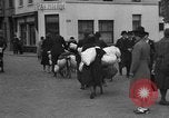Standbild Flüchtlinge Nordfrankreich, 1940, aus Sekunde 25 historischem Filmmaterial Videoclip 65675053845