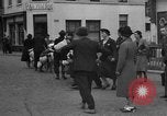 Standbild Flüchtlinge Nordfrankreich, 1940, aus Sekunde 28 historischem Filmmaterial Videoclip 65675053845