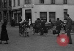 Standbild Flüchtlinge Nordfrankreich, 1940, aus Sekunde 30 historischem Filmmaterial Videoclip 65675053845