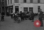 Standbild Flüchtlinge Nordfrankreich, 1940, aus Sekunde 31 historischem Filmmaterial Videoclip 65675053845