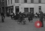 Standbild Flüchtlinge Nordfrankreich, 1940, aus Sekunde 32 historischem Filmmaterial Videoclip 65675053845