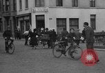 Standbild Flüchtlinge Nordfrankreich, 1940, aus Sekunde 33 historischem Filmmaterial Videoclip 65675053845