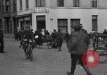 Standbild Flüchtlinge Nordfrankreich, 1940, aus Sekunde 35 historischem Filmmaterial Videoclip 65675053845