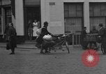 Standbild Flüchtlinge Nordfrankreich, 1940, aus Sekunde 37 historischem Filmmaterial Videoclip 65675053845