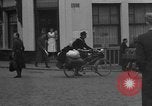 Standbild Flüchtlinge Nordfrankreich, 1940, aus Sekunde 39 historischem Filmmaterial Videoclip 65675053845