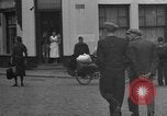 Standbild Flüchtlinge Nordfrankreich, 1940, aus Sekunde 42 historischem Filmmaterial Videoclip 65675053845
