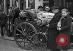 Standbild Flüchtlinge Nordfrankreich, 1940, aus Sekunde 62 historischem Filmmaterial Videoclip 65675053845