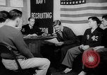 Standbild Navy recruitment office Indiana United States USA, 1942, aus Sekunde 18 historischem Filmmaterial Videoclip 65675053863