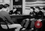 Standbild Navy recruitment office Indiana United States USA, 1942, aus Sekunde 25 historischem Filmmaterial Videoclip 65675053863
