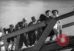 Immagine di Fiume Arno Italia, 1945, secondo 42 filmato di repertorio 65675053877