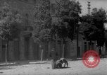 Standbild italienische Flüchtlinge Italien, 1945, aus Sekunde 10 historischem Filmmaterial Videoclip 65675053880