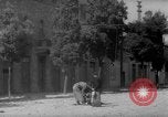 Standbild italienische Flüchtlinge Italien, 1945, aus Sekunde 14 historischem Filmmaterial Videoclip 65675053880