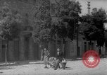 Standbild italienische Flüchtlinge Italien, 1945, aus Sekunde 16 historischem Filmmaterial Videoclip 65675053880