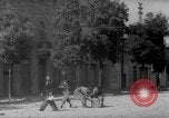 Standbild italienische Flüchtlinge Italien, 1945, aus Sekunde 18 historischem Filmmaterial Videoclip 65675053880