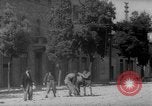 Standbild italienische Flüchtlinge Italien, 1945, aus Sekunde 19 historischem Filmmaterial Videoclip 65675053880
