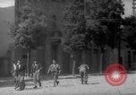 Standbild italienische Flüchtlinge Italien, 1945, aus Sekunde 25 historischem Filmmaterial Videoclip 65675053880