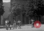 Standbild italienische Flüchtlinge Italien, 1945, aus Sekunde 26 historischem Filmmaterial Videoclip 65675053880