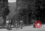 Standbild italienische Flüchtlinge Italien, 1945, aus Sekunde 27 historischem Filmmaterial Videoclip 65675053880