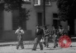 Standbild italienische Flüchtlinge Italien, 1945, aus Sekunde 32 historischem Filmmaterial Videoclip 65675053880