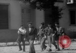 Standbild italienische Flüchtlinge Italien, 1945, aus Sekunde 35 historischem Filmmaterial Videoclip 65675053880