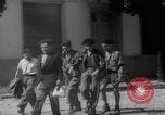 Standbild italienische Flüchtlinge Italien, 1945, aus Sekunde 37 historischem Filmmaterial Videoclip 65675053880