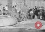 Image camion de purification de l'eau Florence Italie, 1945, de la seconde 15 séquences d'archives historiques vidéo 65675053881
