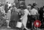 Image camion de purification de l'eau Florence Italie, 1945, de la seconde 61 séquences d'archives historiques vidéo 65675053881