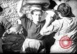 Standbild Wasser Punkt Italien, 1945, aus Sekunde 7 historischem Filmmaterial Videoclip 65675053882