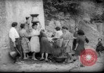 Standbild Wasser Punkt Italien, 1945, aus Sekunde 11 historischem Filmmaterial Videoclip 65675053882