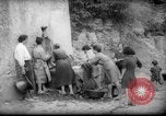 Standbild Wasser Punkt Italien, 1945, aus Sekunde 16 historischem Filmmaterial Videoclip 65675053882