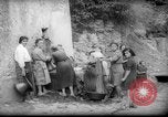 Standbild Wasser Punkt Italien, 1945, aus Sekunde 21 historischem Filmmaterial Videoclip 65675053882